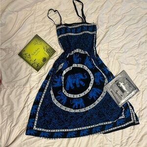 ❤️Cute blue elephant strappy smocked midi dress